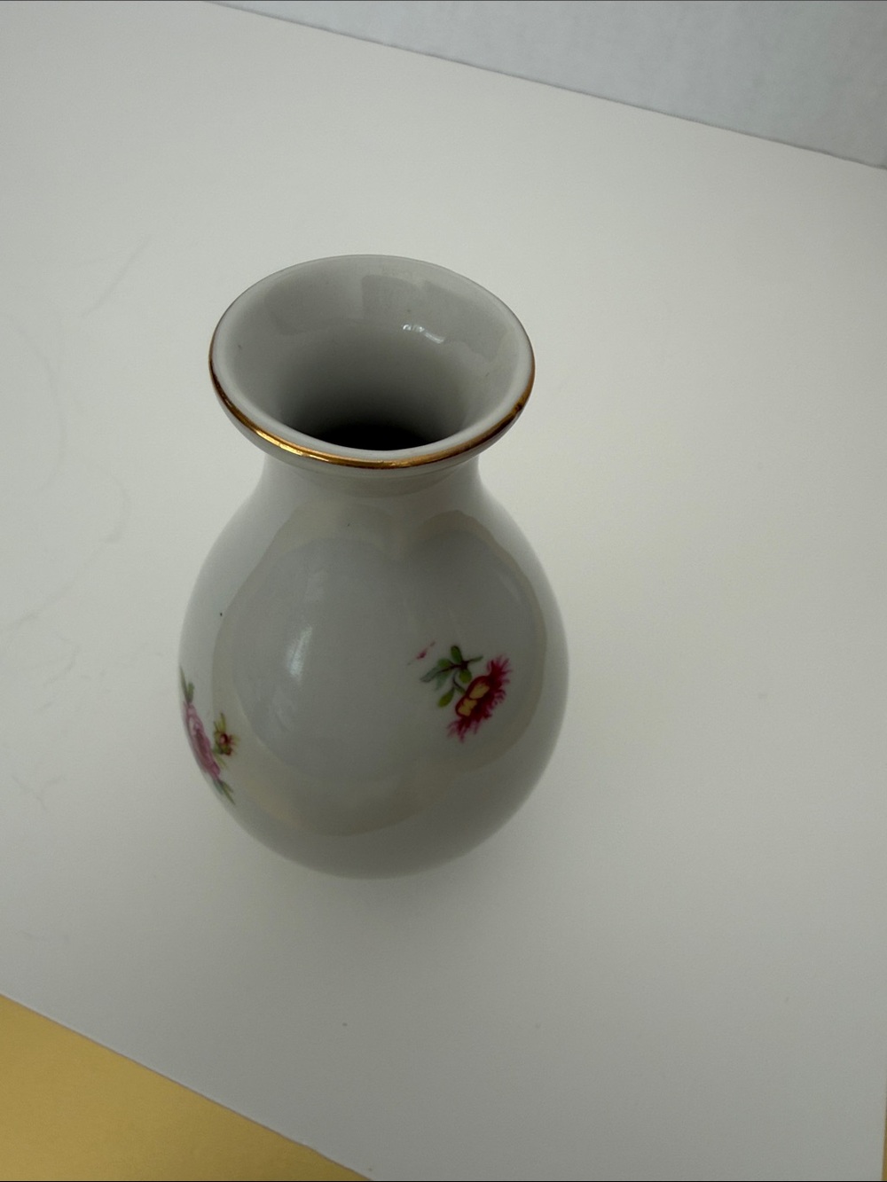 White Ceramic Decorative Bud Vase with Gold Rim and Floral Detail - Picture 3 of 4
